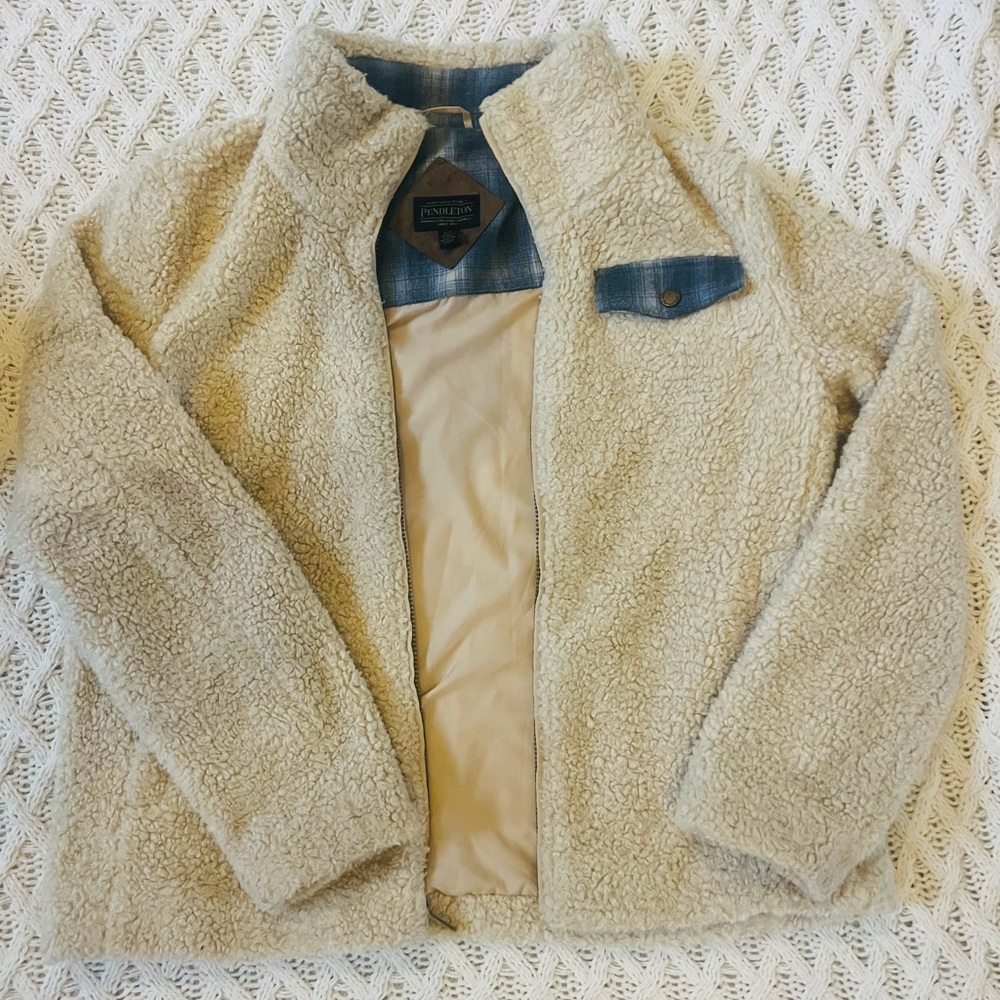 Pendleton Sherpa Jacket - image 2